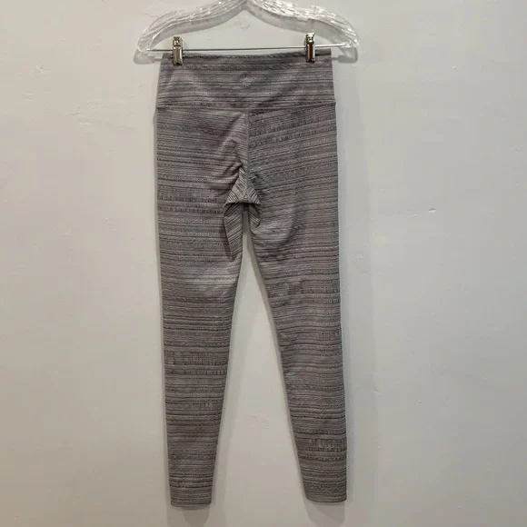 Athleta High Rise Jacquard Chaturanga Tight Leggings In Light Grey - Picture 2 of 6